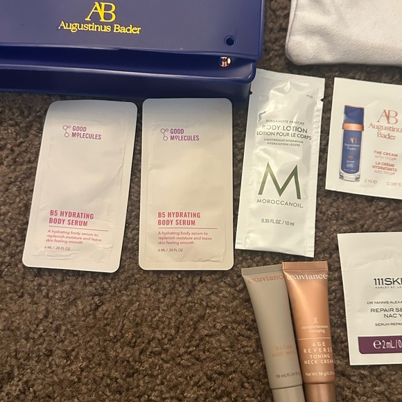 Bundle Augustinus Bader Skincare makeup bags. - Picture 3 of 6